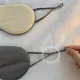 Mặt nạ mắt hỗ trợ giấc ngủ,với hai mặt ấm và mát,được làm bằng lụa băng,vải thoáng khí giúp thoải mái. 
