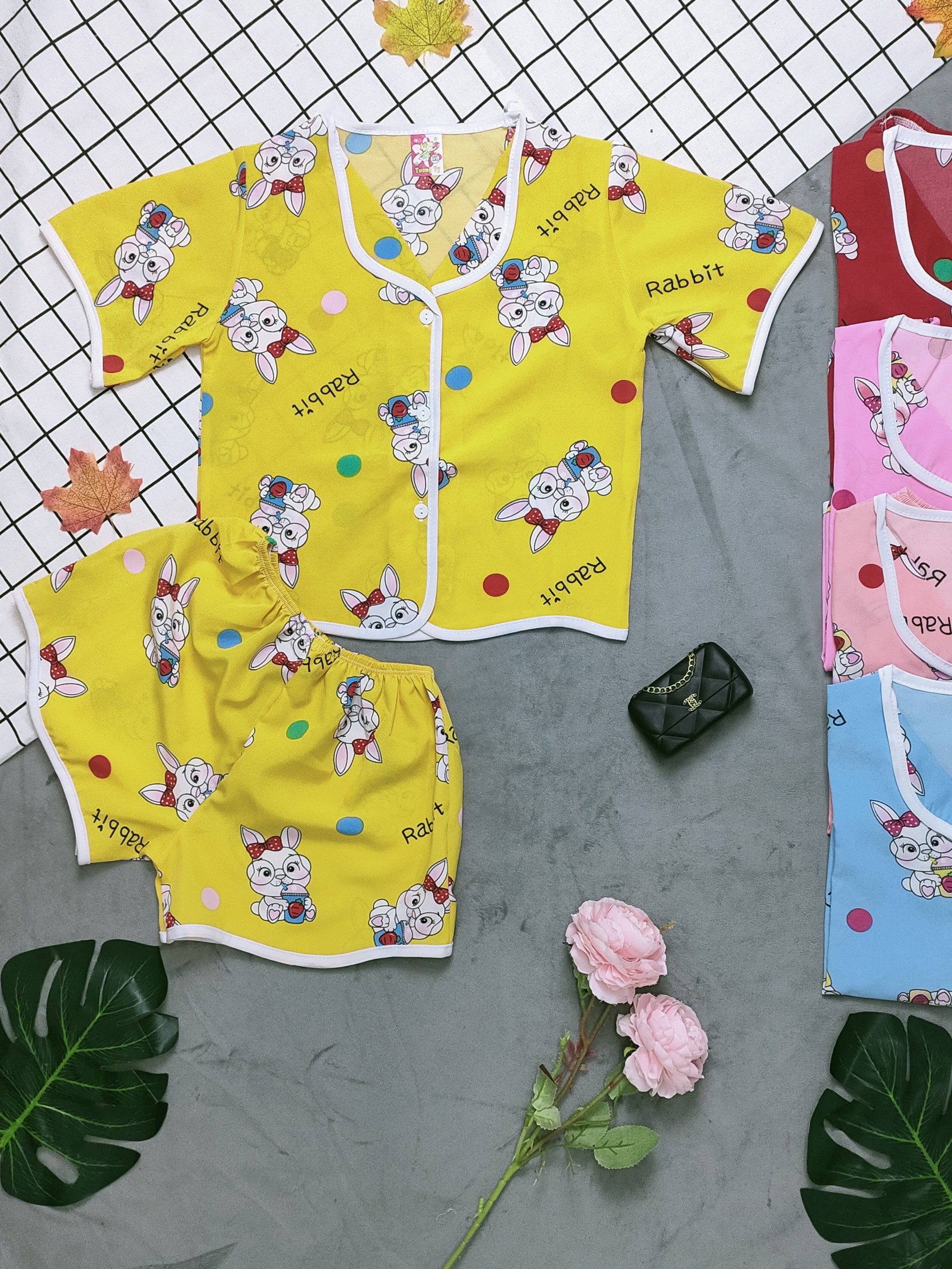 (3 bộ 3 màu 3 họ tiết khác nhau) Combo 3 Bộ Lụa Tay Ngắn Gợn Sóng