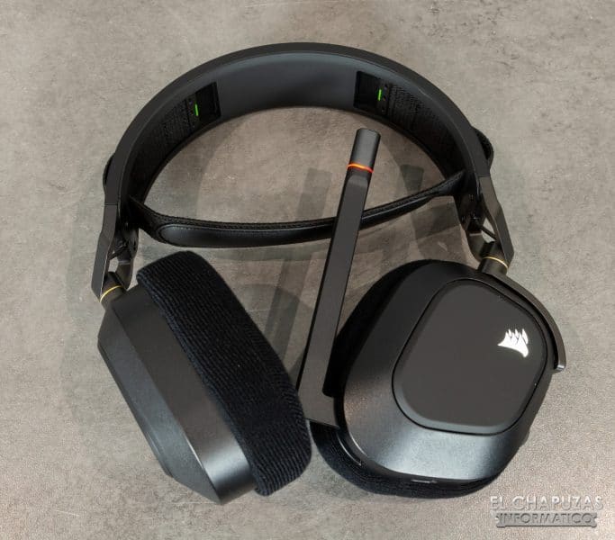 Tai nghe Corsair HS80 RGB Wireless