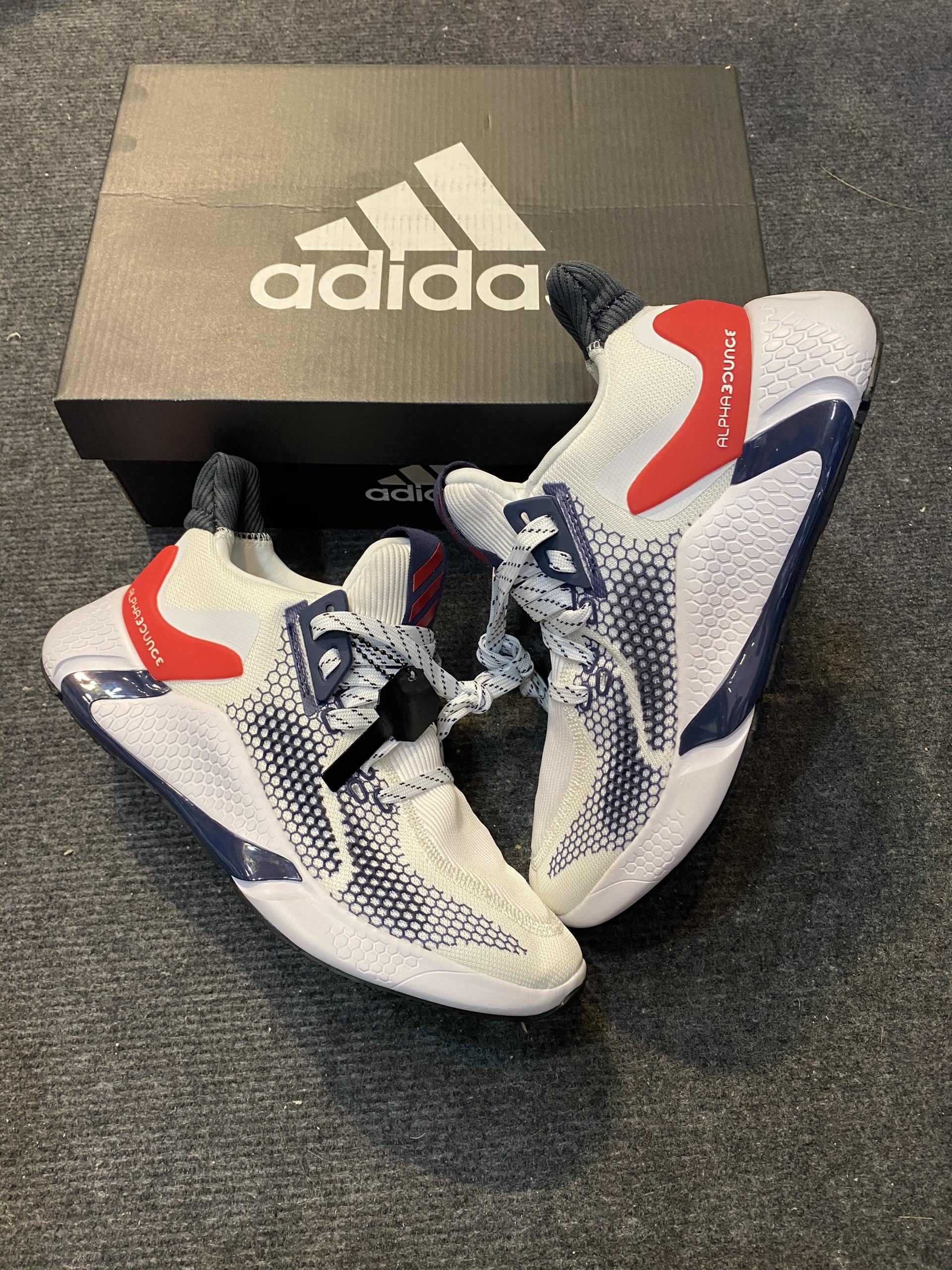 Giày Alphabounce 2020