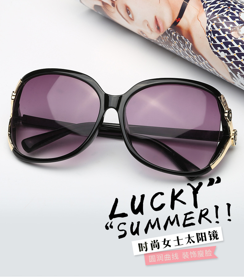 Fashionable Design Sunglasses for Women.