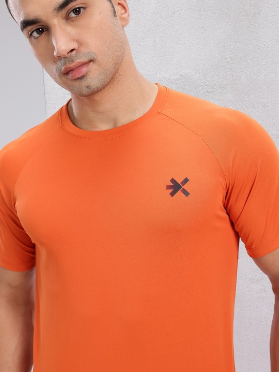 HRX%20by%20Hrithik%20Roshan%20Raglan%20Sleeve%20Training%20T-shirt%20For%20Men%20-%20Image%202