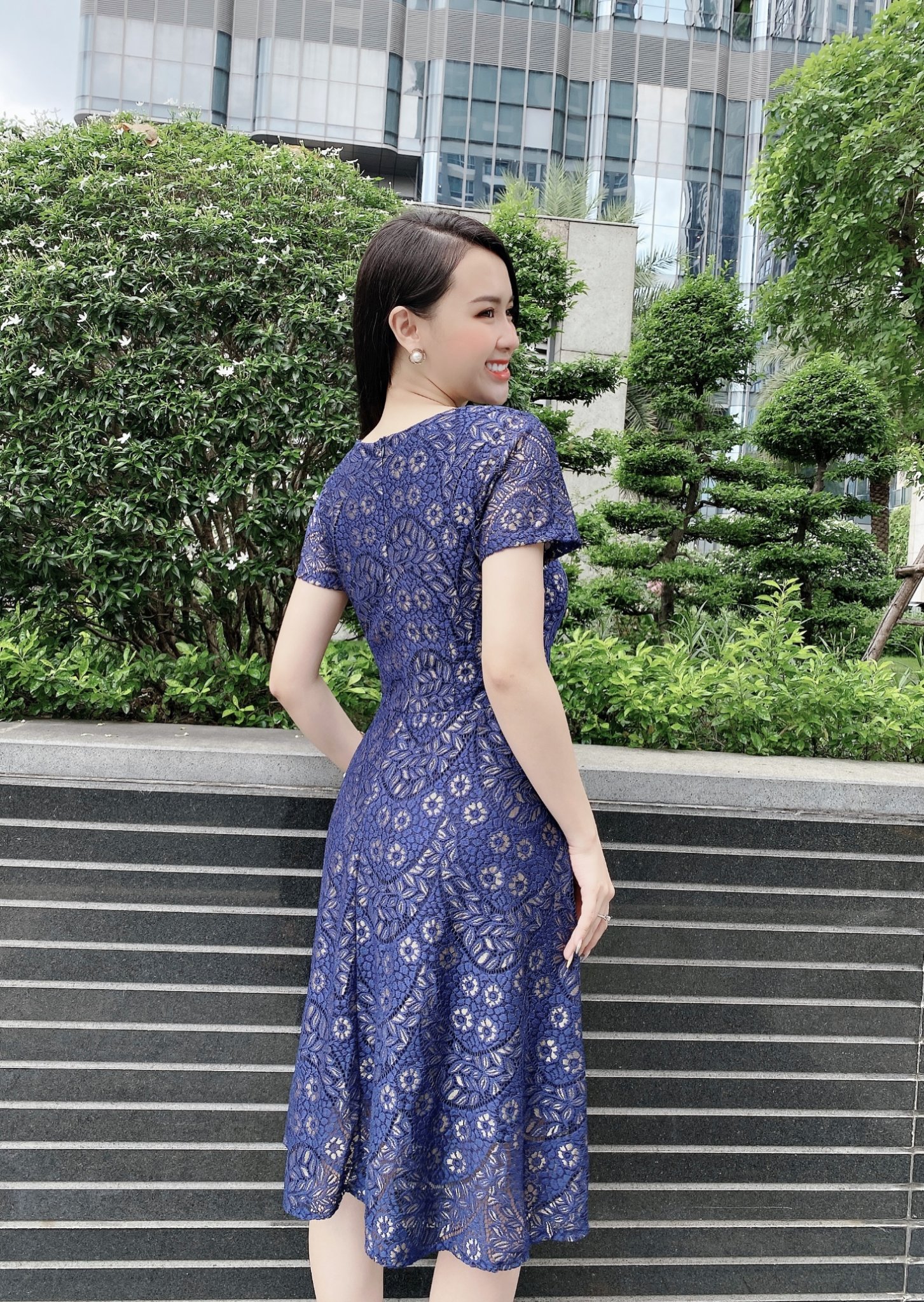 [4.4 Hoàn tiền 15%]ĐẦM REN CỔ V PHỐI NGỌC - DAM 0020