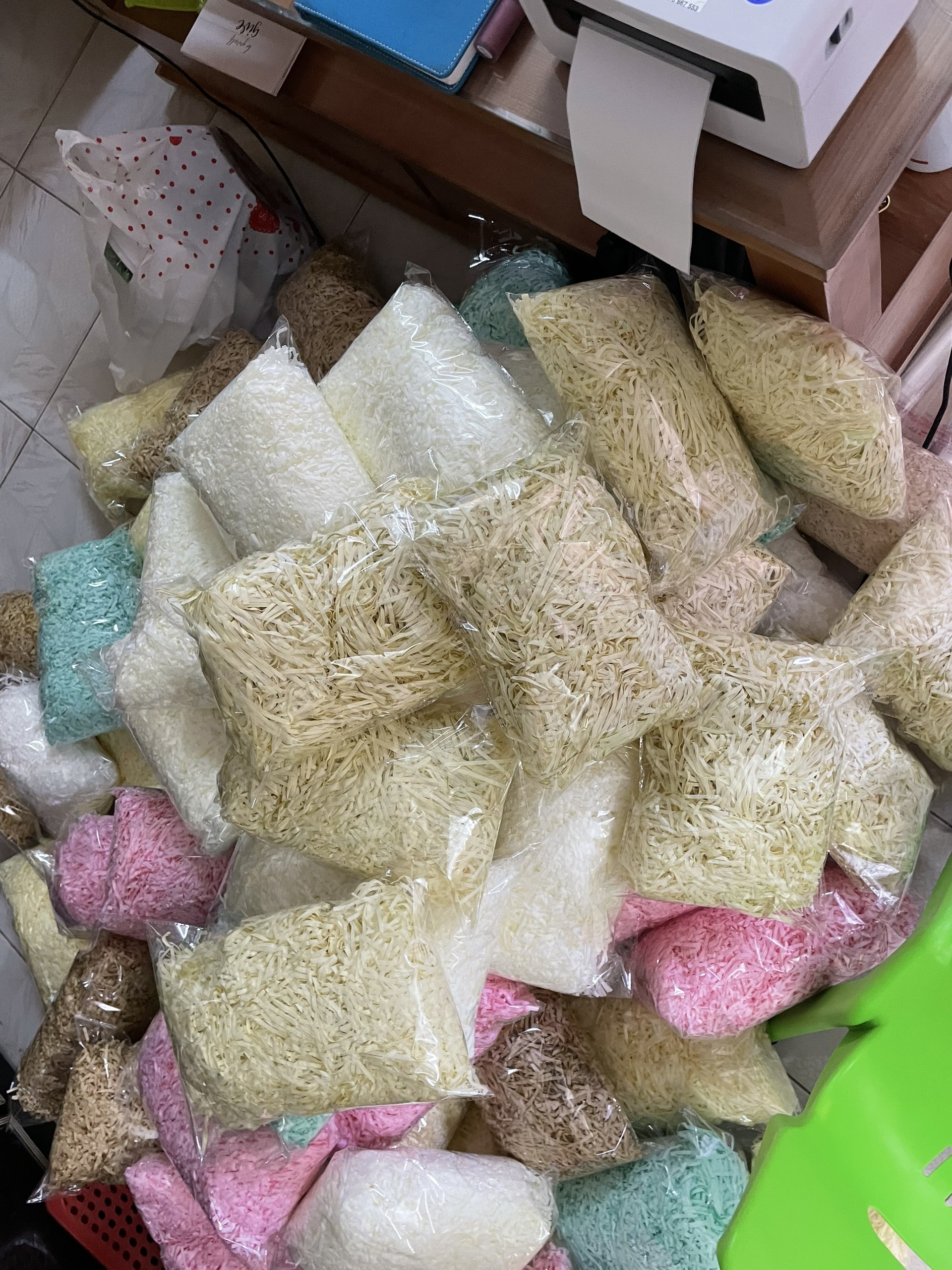 100GR GIẤY RƠM - GIẤY RỐI LÓT HỘP QUÀ