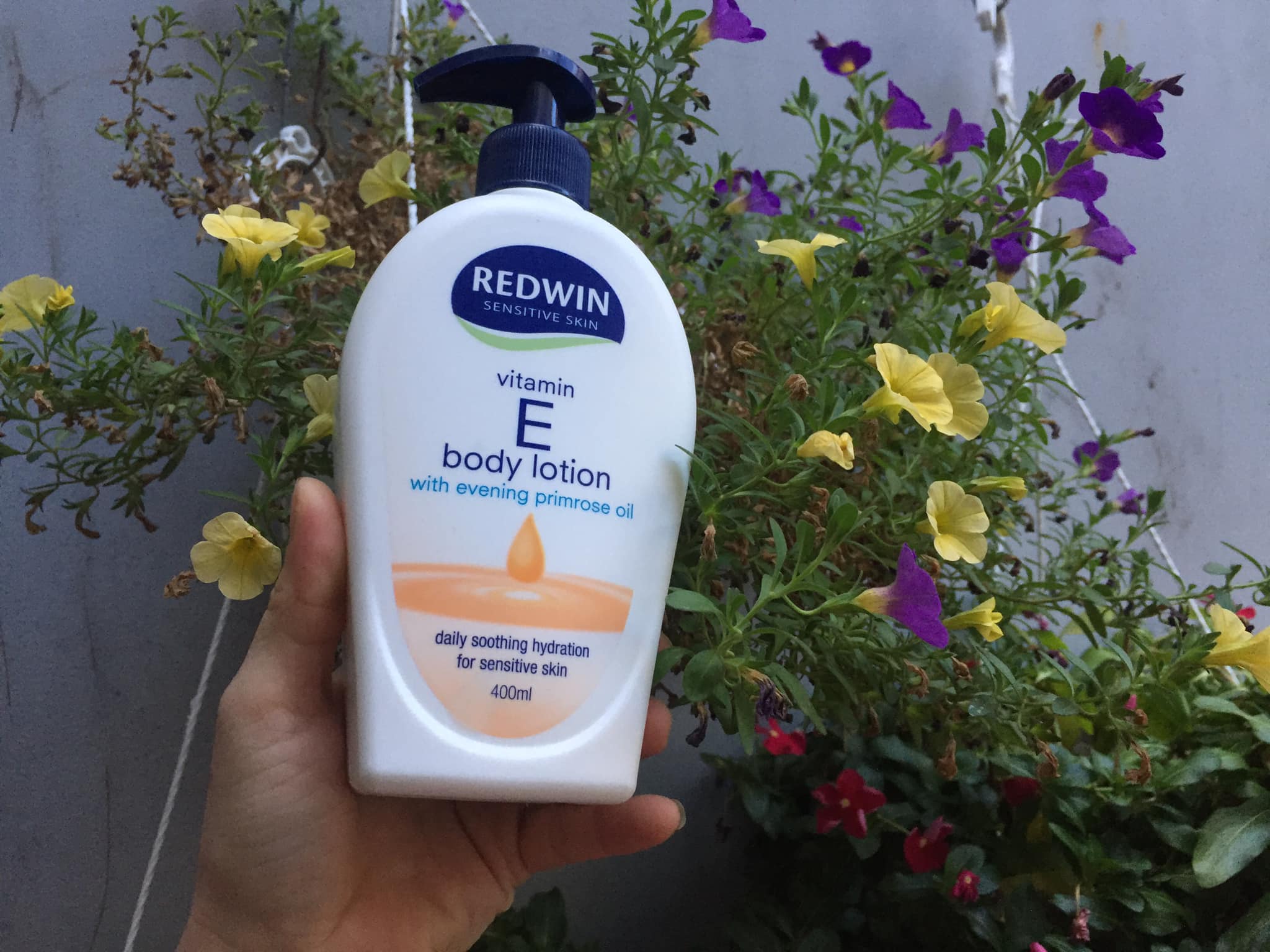 Dưỡng thể Úc Redwin Vitamin E 400 ml mịn màng da