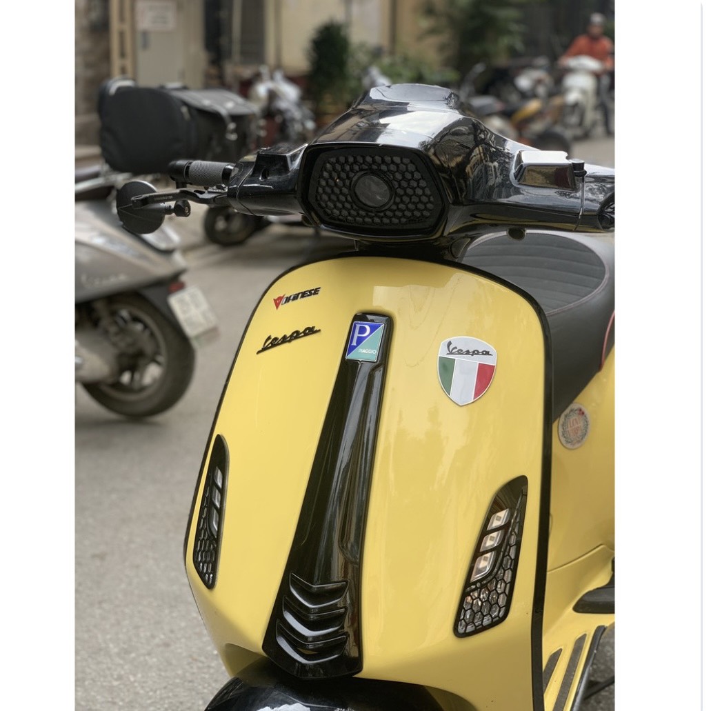 Ốp Đèn Xi Nhan Vespa Sprint Primavera GTS GTV