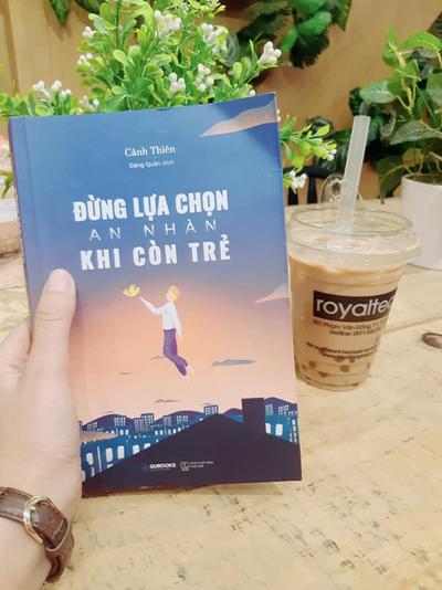 Sách - Đừng Lựa Chọn An Nhàn Khi Còn Trẻ - Tặng kèm bookmark