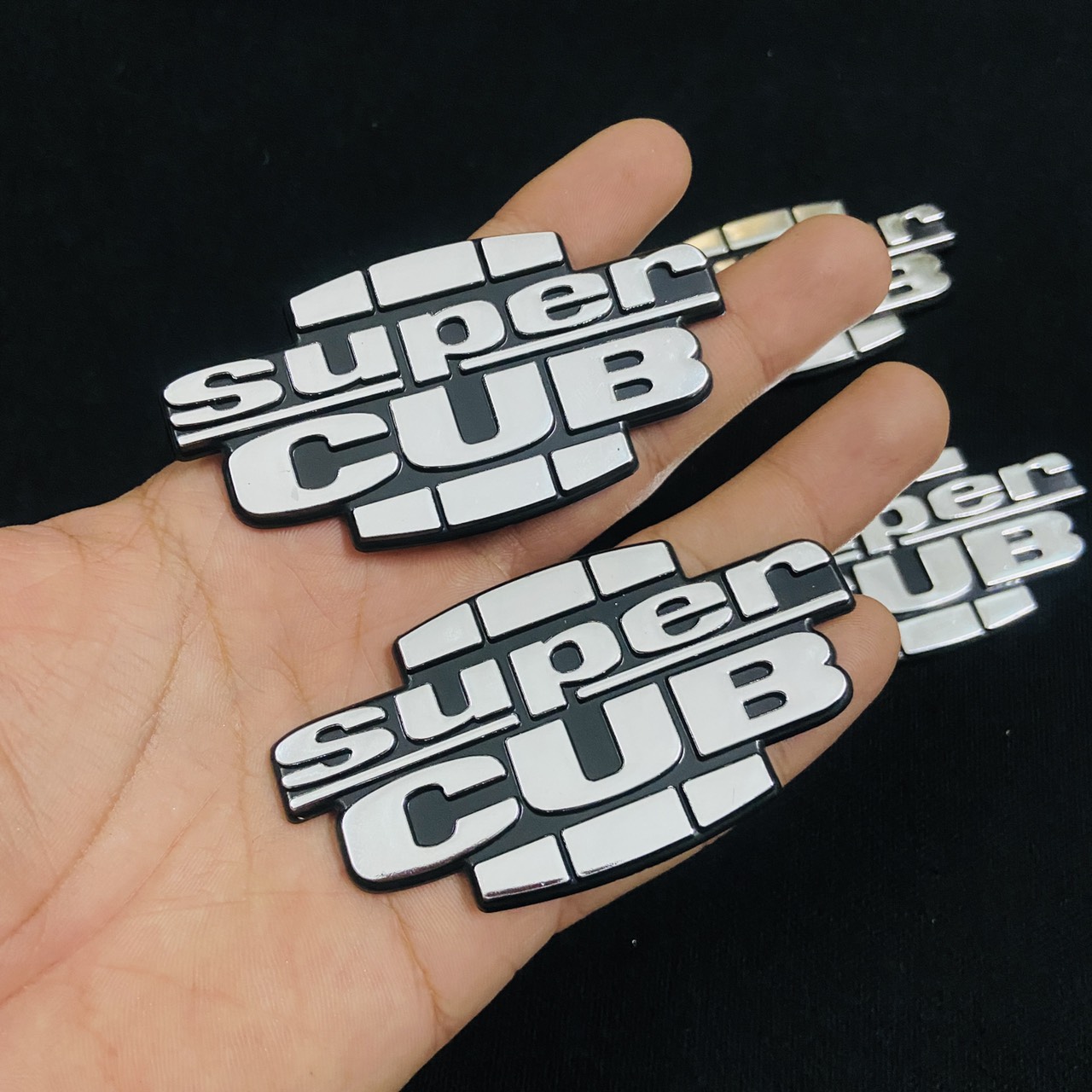 Tem logo super cub nhựa nổi trang trí xe cao cấp