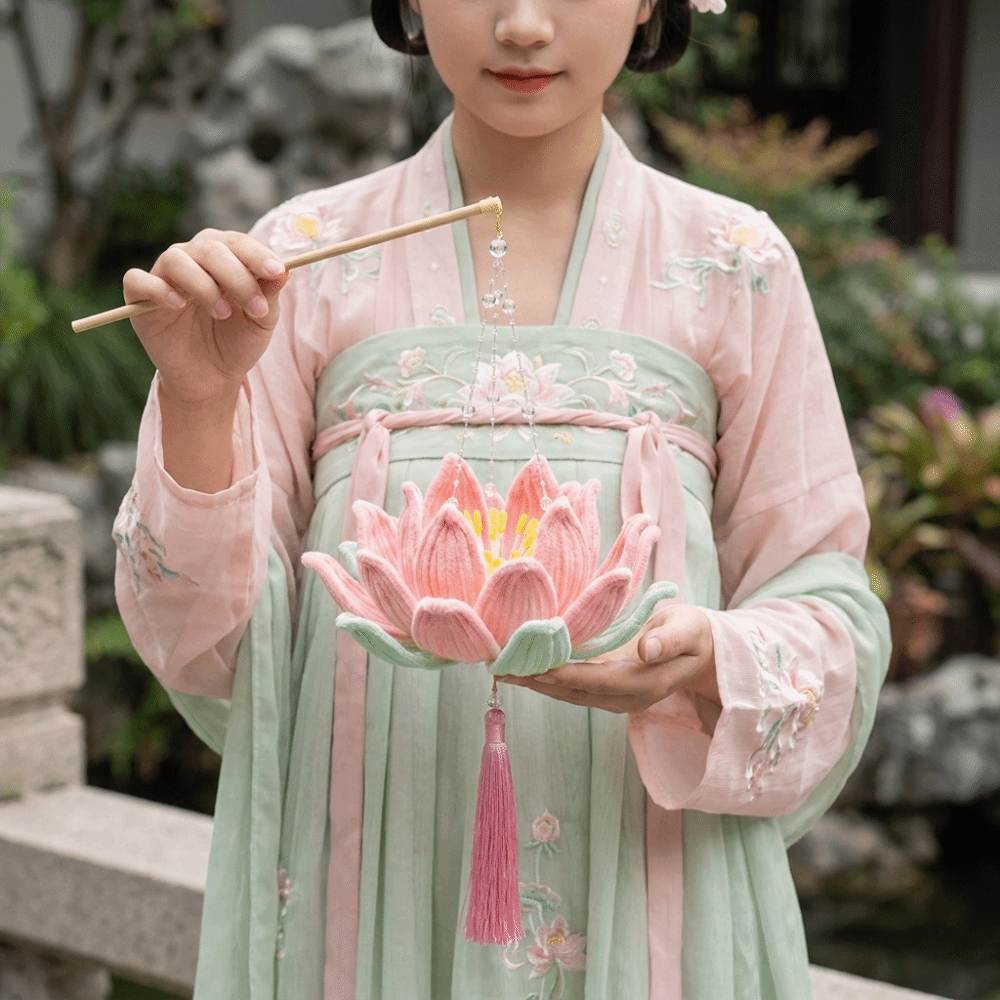 Portable%203D%20Twisted%20Stick%20Lotus%20Flower%20Lantern%20Glowing%20Luminous%20Handheld%20Lantern%20Chic%20Paper%20Lantern%20Hanging%20Lamp%20Traditional%20Decor%20-%20Image%207