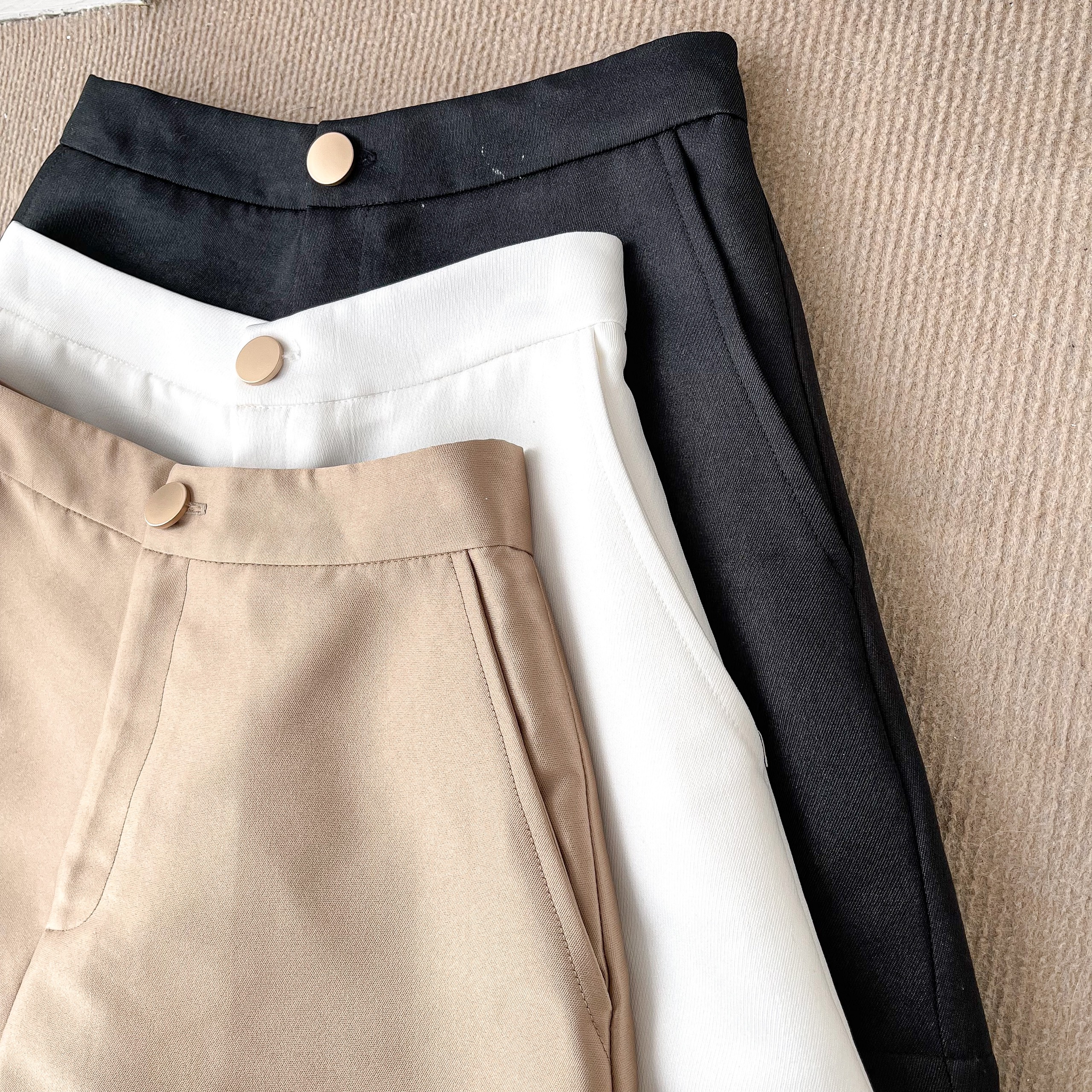 Quần short chất phi nút vàng , Peace House Clothing