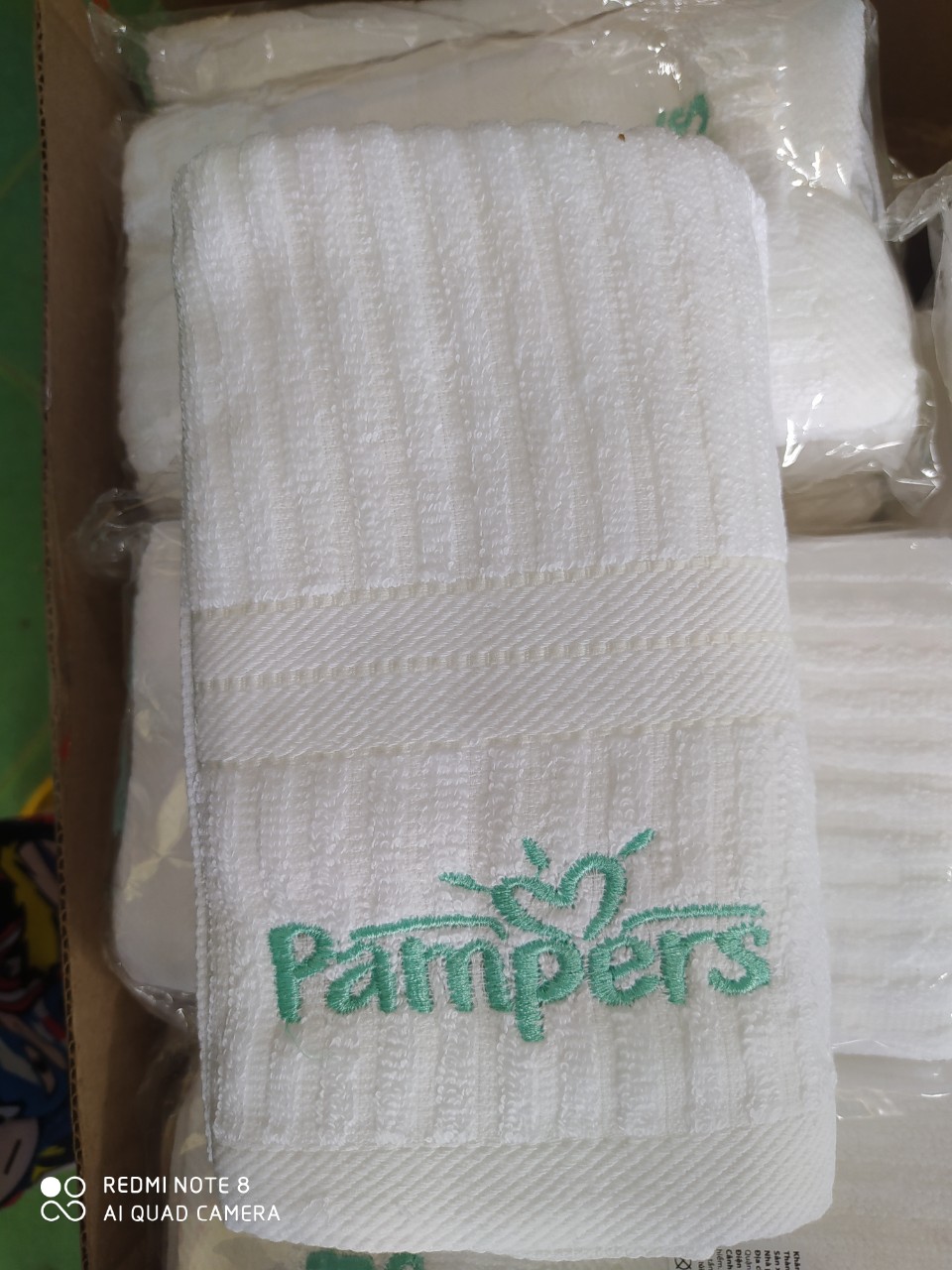 Bộ 2 khăn Cotton cao cấp thêu logo Pampers