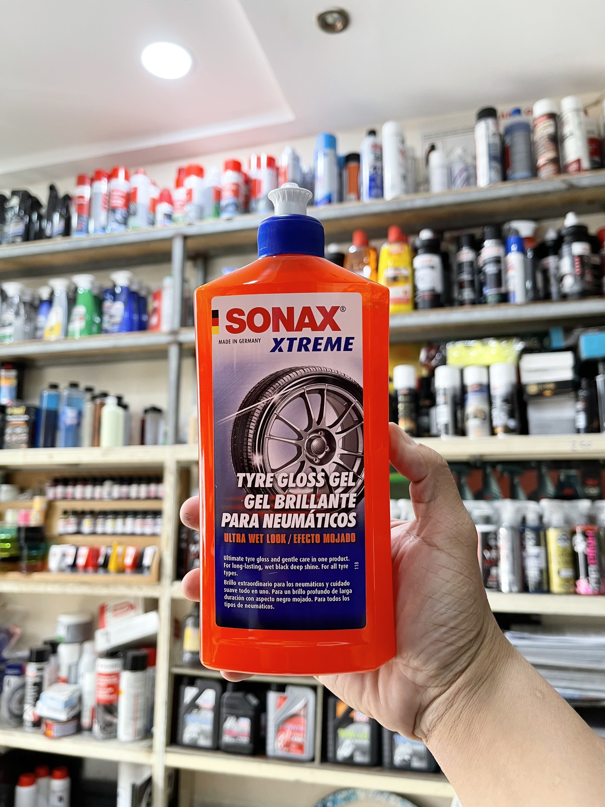 Dung dịch chăm sóc làm bóng và bảo vệ lốp xe Sonax Tyre Gloss Gel 235100 250ml