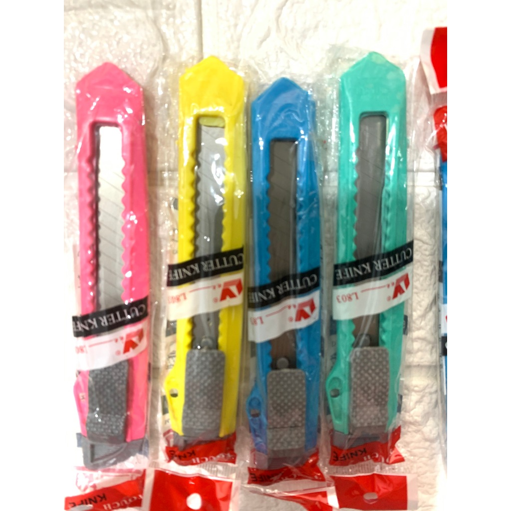 1 chiếc Dao dọc giấy to