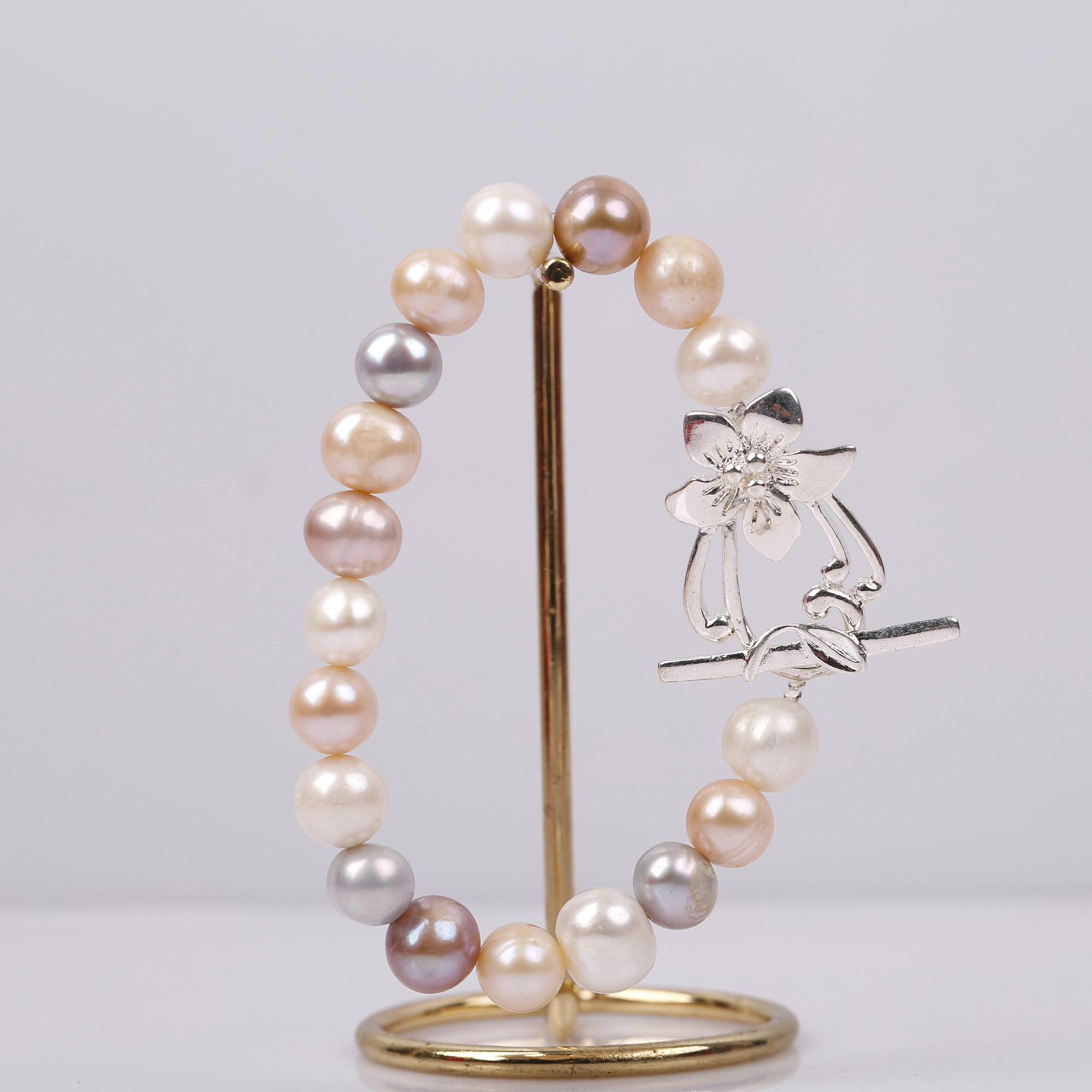 Vòng tay ngọc trai thương hiệu Opal