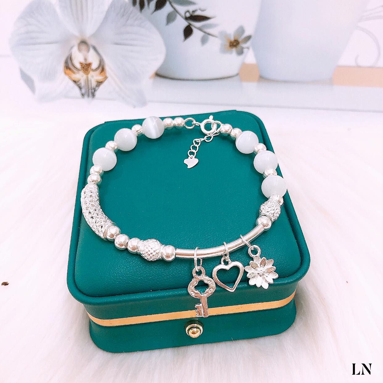 Vòng tay nữ mix đá phong thuỷ chất liệu bạc MS315