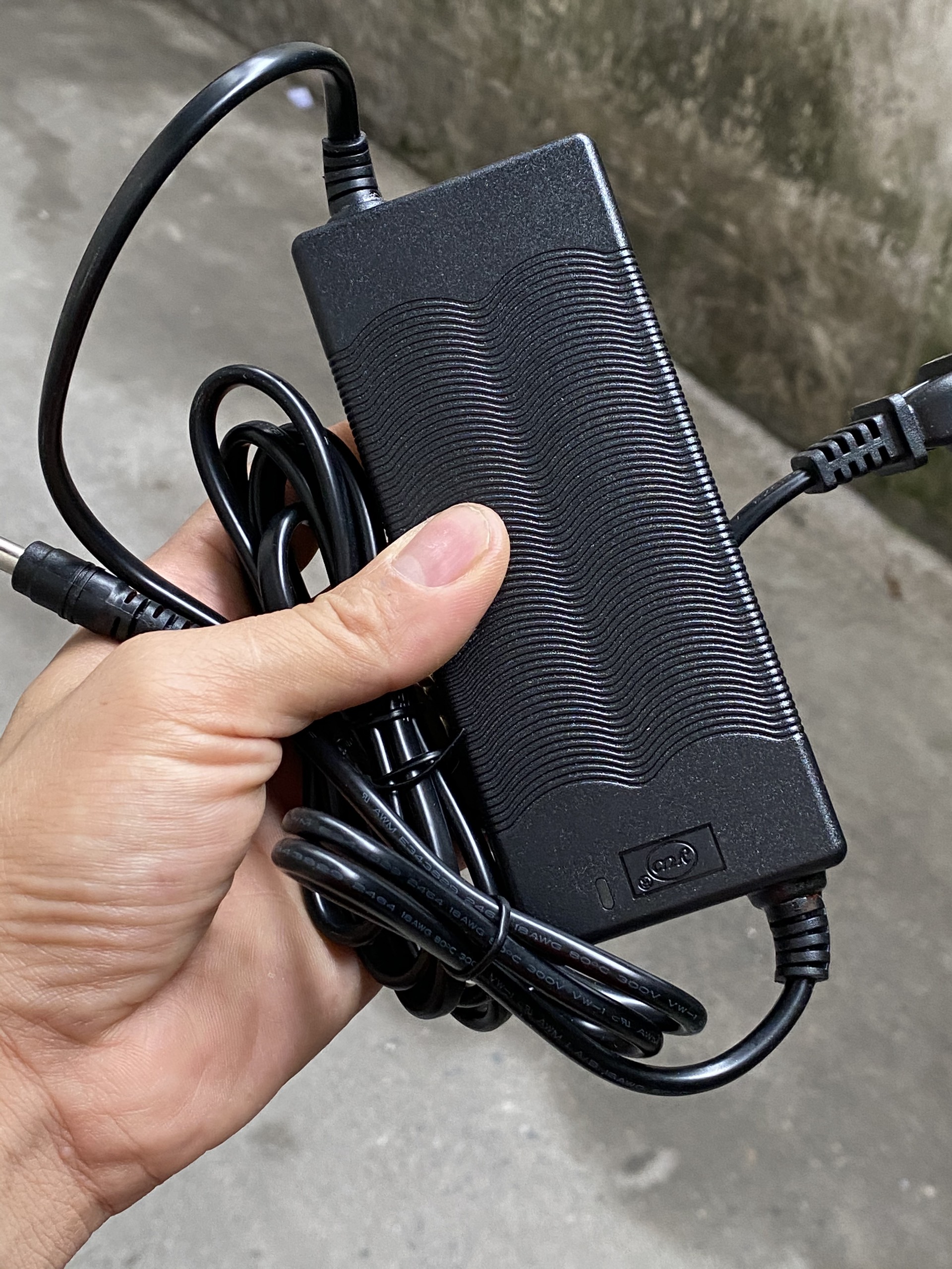Dây nguồn 24V 4A bảo hành 12 tháng