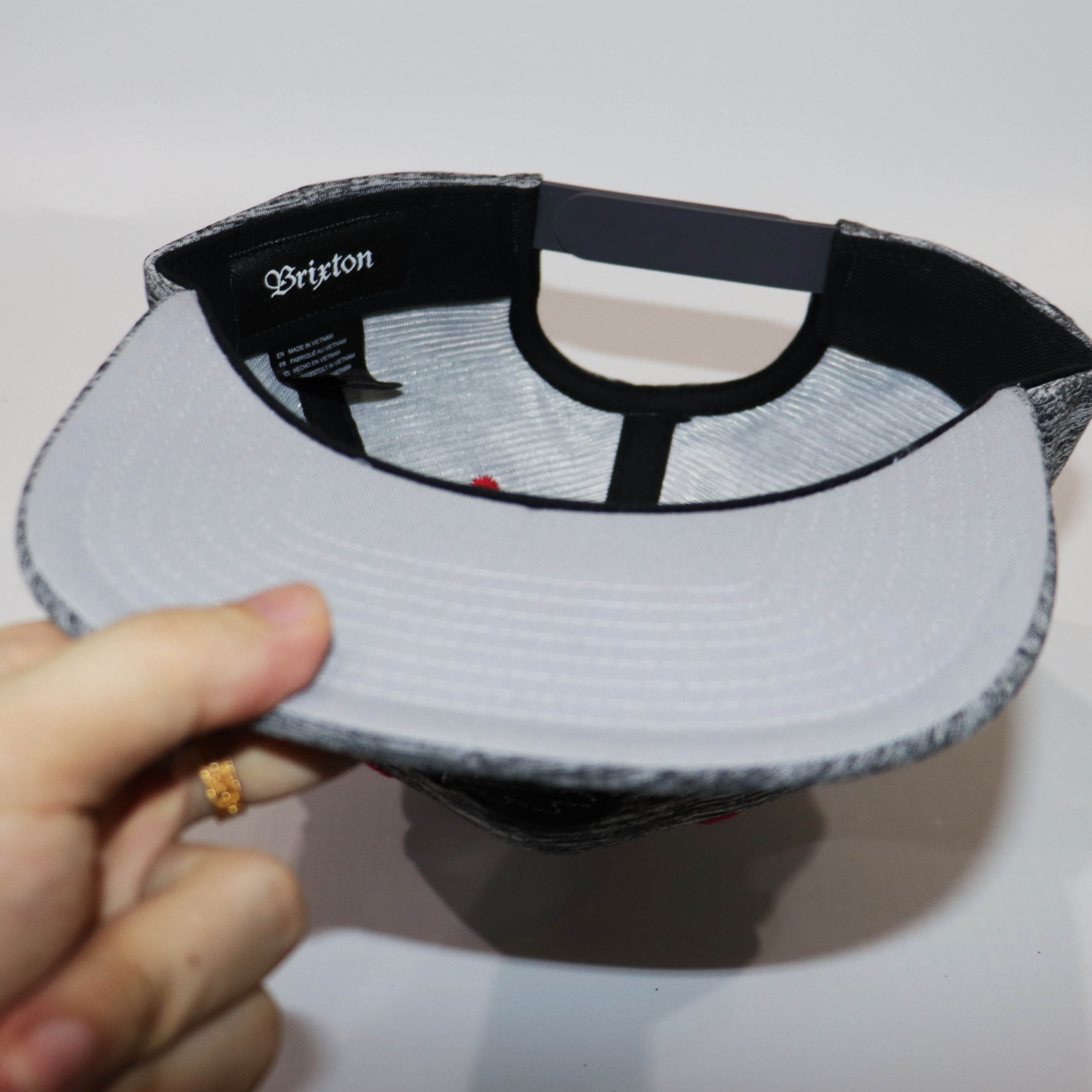 Nón Snapback Xám Thổ Dân Nam Mỹ