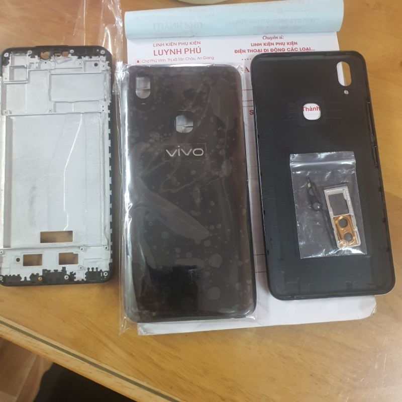 Vỏ vivo v9 có khay sim,sườn và kính camera bao test
