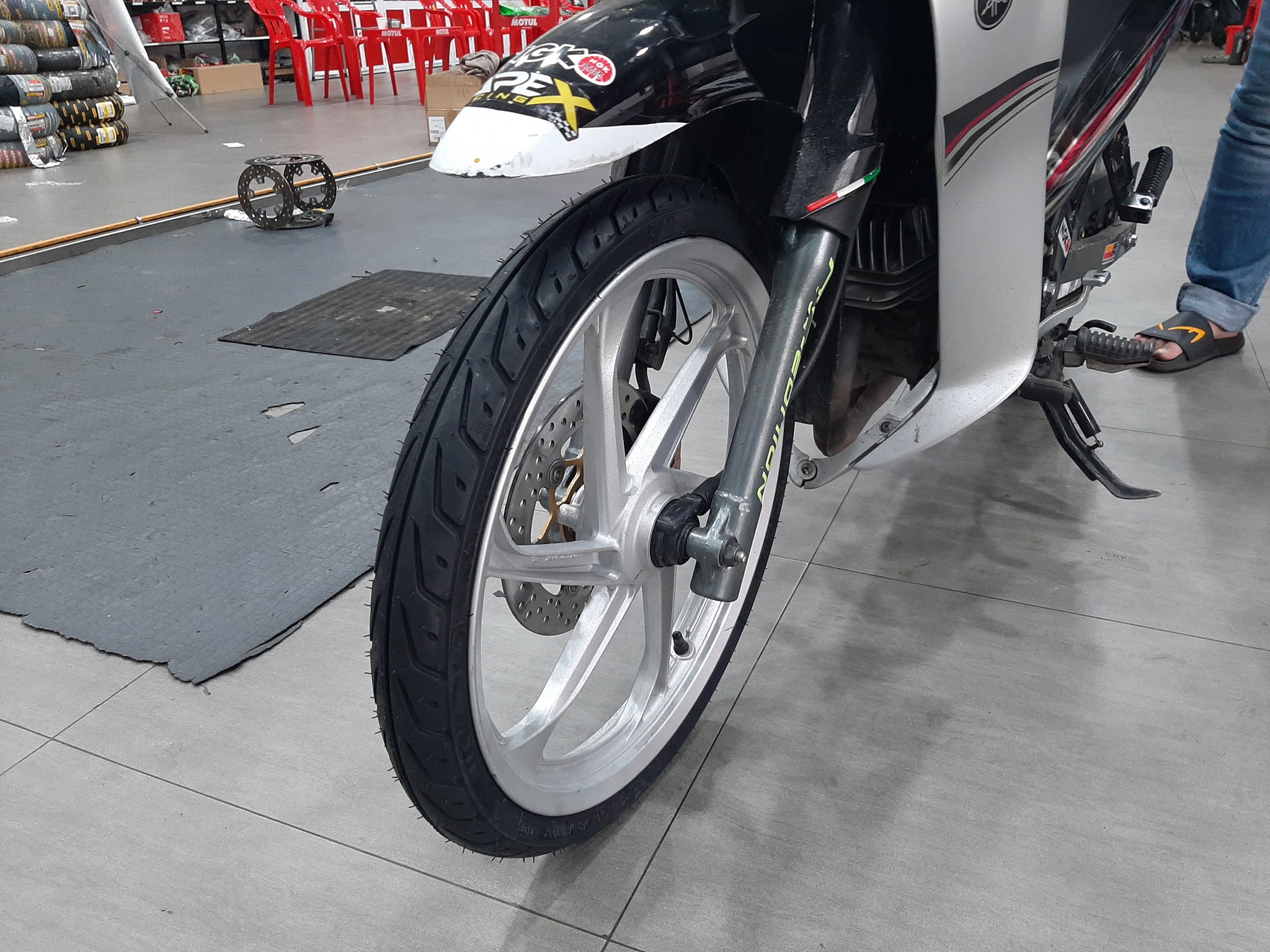 Vỏ Michelin 60/90-17 Pilot Street 2 (220046)