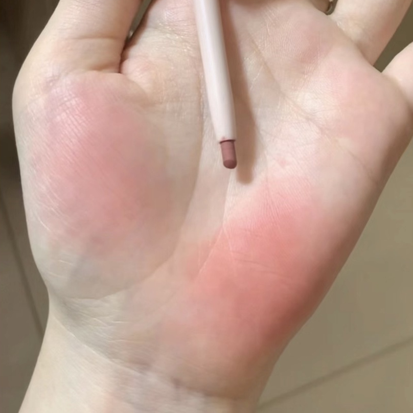 THYRA - Chì kẻ viền môi Thyra