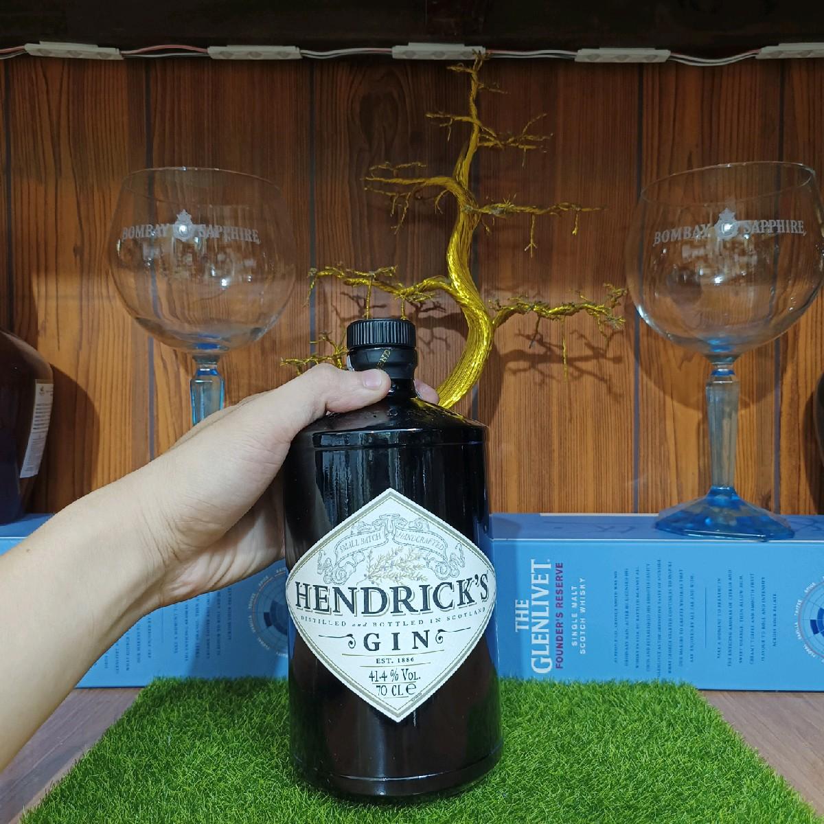 Vỏ chai Hendricks Gin trưng bày Decor mới 99% (chai rỗng)