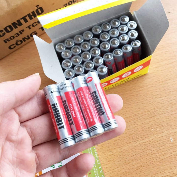Vỉ 4 Viên Pin AA / AAA Con Thỏ Tiểu R6P, Đũa R03P