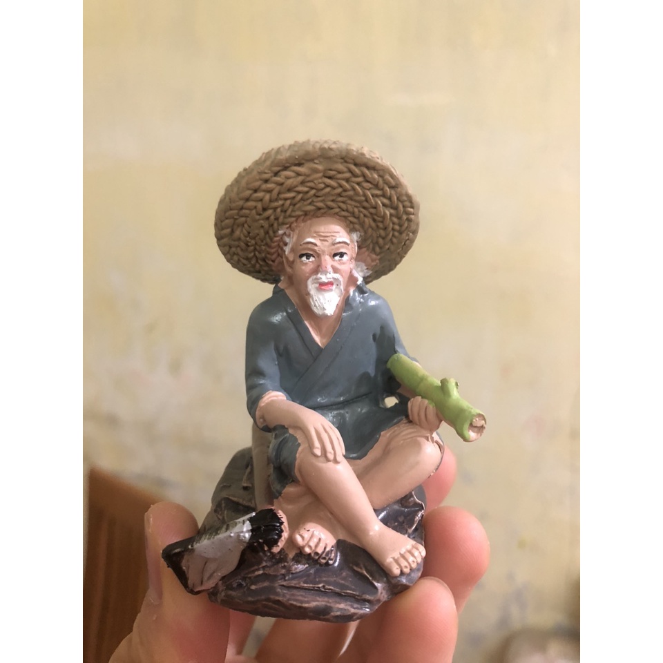 Tượng ông lão ngồi hút thuốc trang trí decor tiểu cảnh mini- tượng ghép cây bonsai