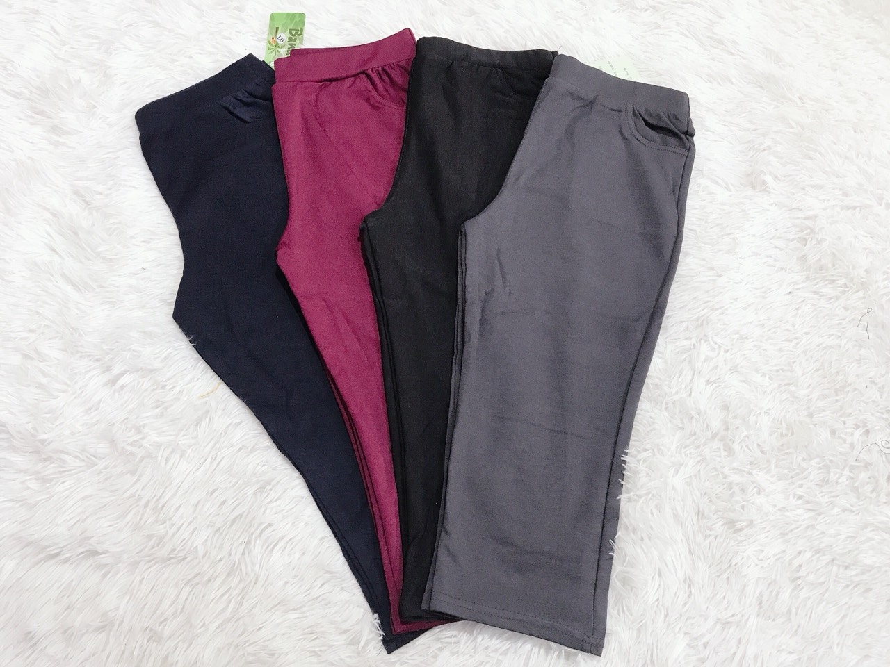 QUẦN THUN ÔM LEGGING LỬNG NỮ CO GIÃN 4 CHIỀU MÊM MÁT ( 3 CÁI 100K)