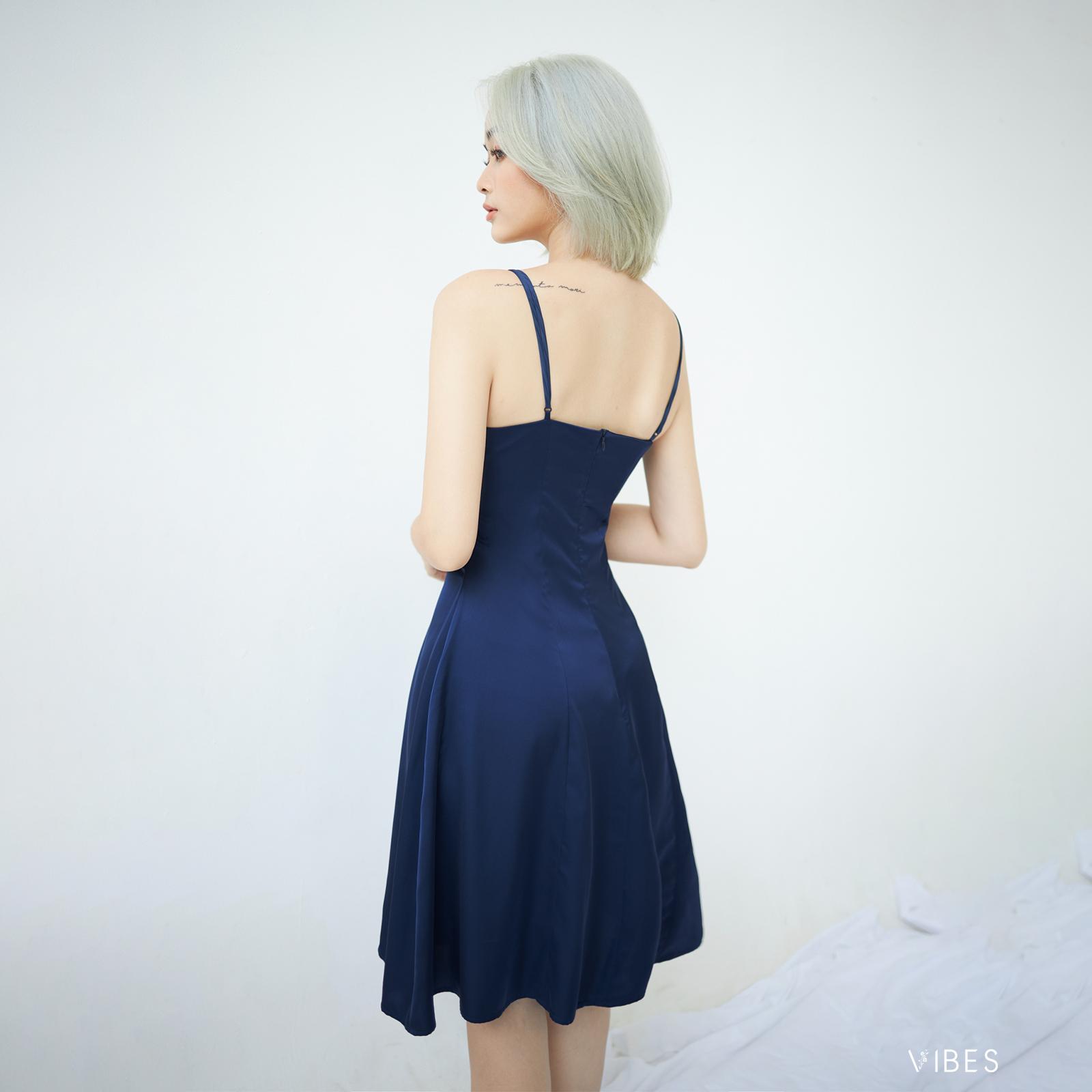VIBES Váy ngủ lụa trơn Lady Dress