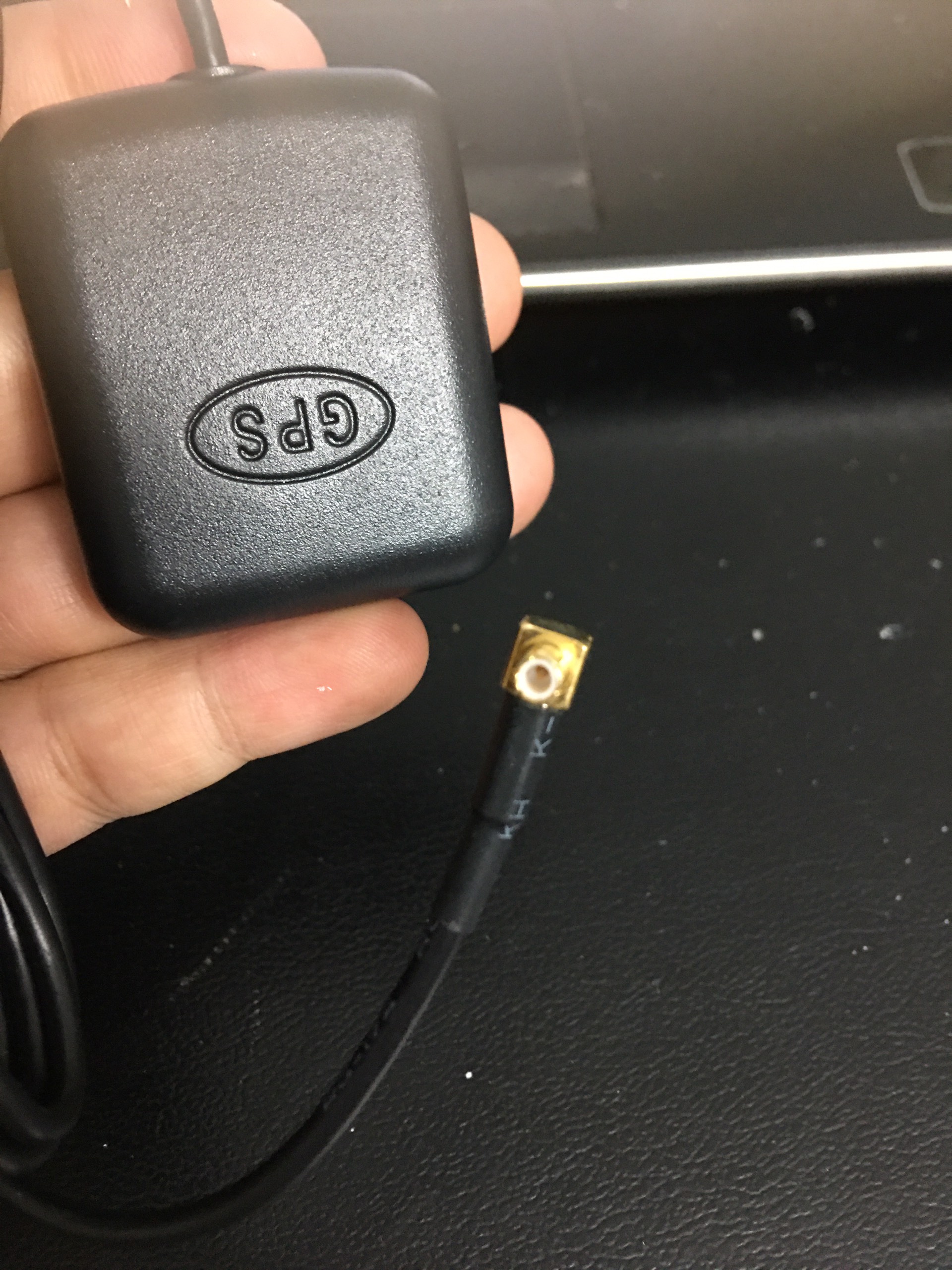 Anten GPS cho thiết bị định vị