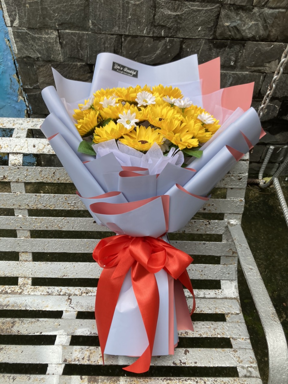 , bouquet of flowers, bó hoa tặng sinh nhật, bó hoa kích thước lớn, bó hoa hướng dương, bó hoa tặng tốt nghiệp