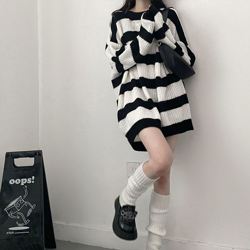 DUOHANZI Women's New Spring and Autumn Style Loose, Casual and Versatile Japanese Black and White Striped Sweater