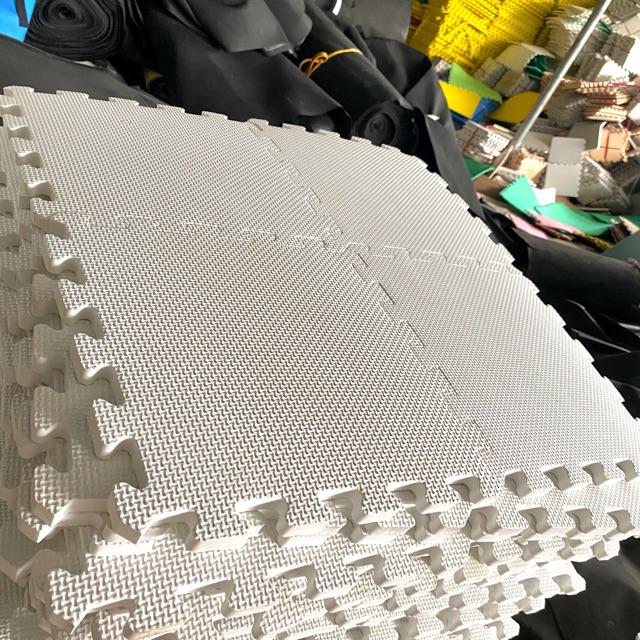 Thanh lí thảm trắng 30*30*1cm