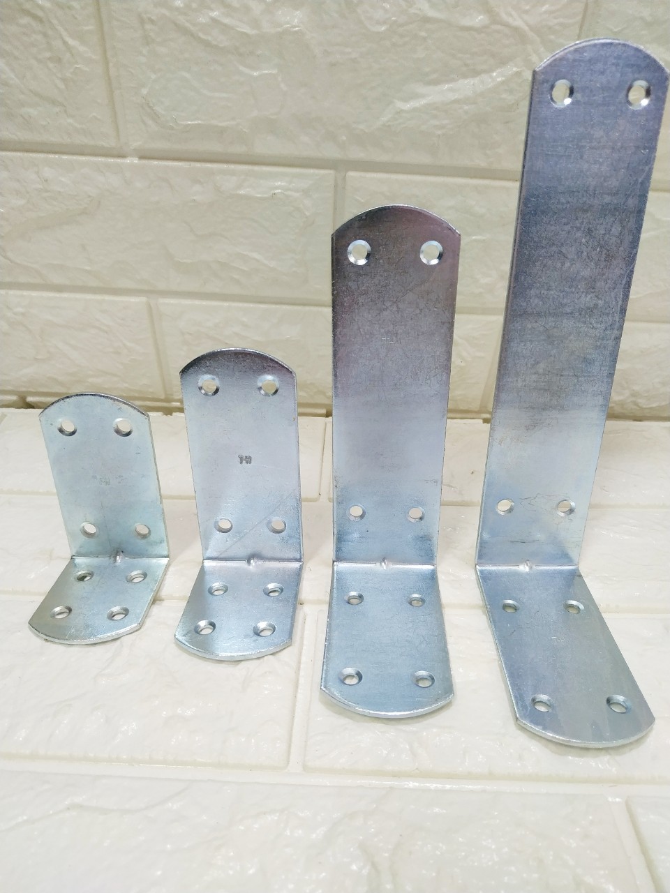 Giá đỡ- bát l- ke góc sắt bản lớn 4,5cm dày các loại