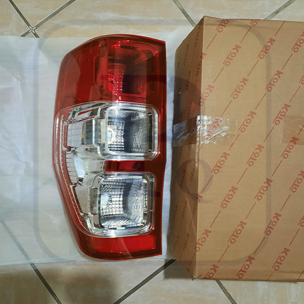 ĐÈN HẬU FORD RANGER THÁI
