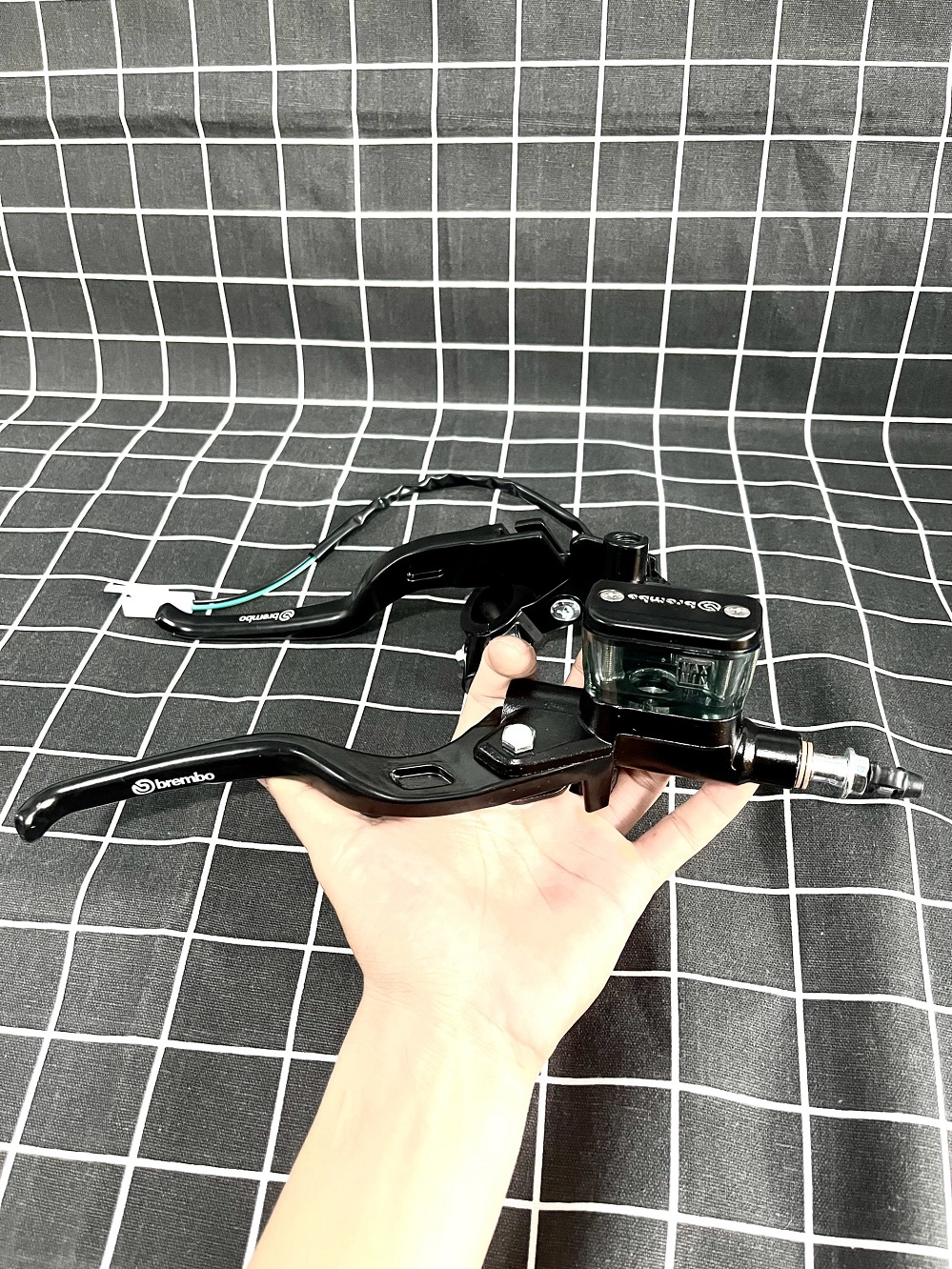 Cặp tay phanh bremb0 bình dầu vuông e3, 12.5mm_nguyên cặp tay phanh dầu và tay phanh cơ