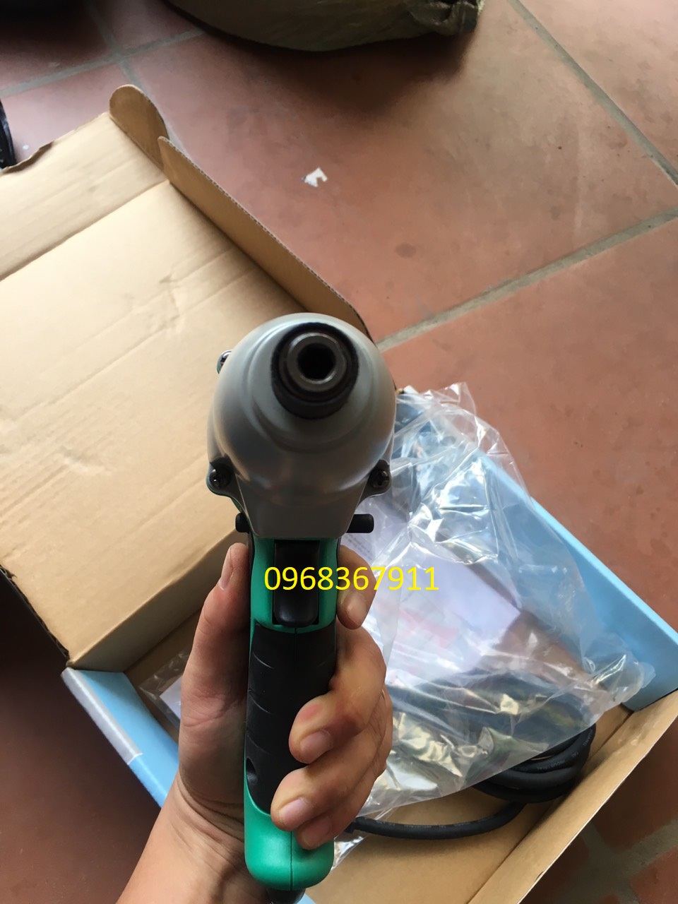 MÁY CHUYÊN VÍT 300W DCA APL8