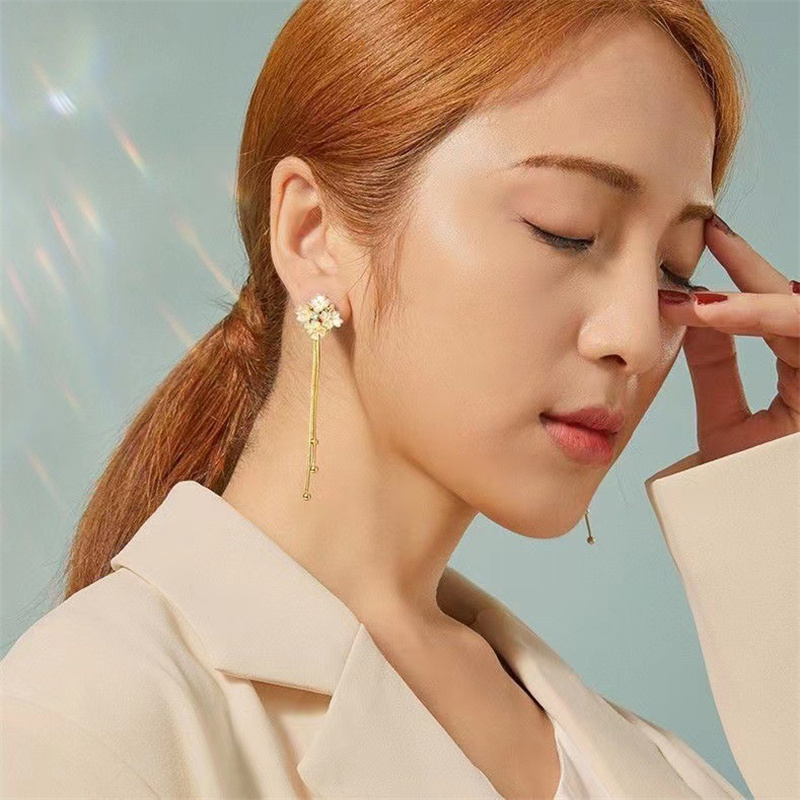 1Pair%20Fashion%20Korean%20Style%20Long%20Dangle%20Earrings%20For%20Women%20Shiny%20Flower%20Tassel%20Drop%20Earring%20Vintage%20Gold%20Color%20Jewelry%20-%20Image%206