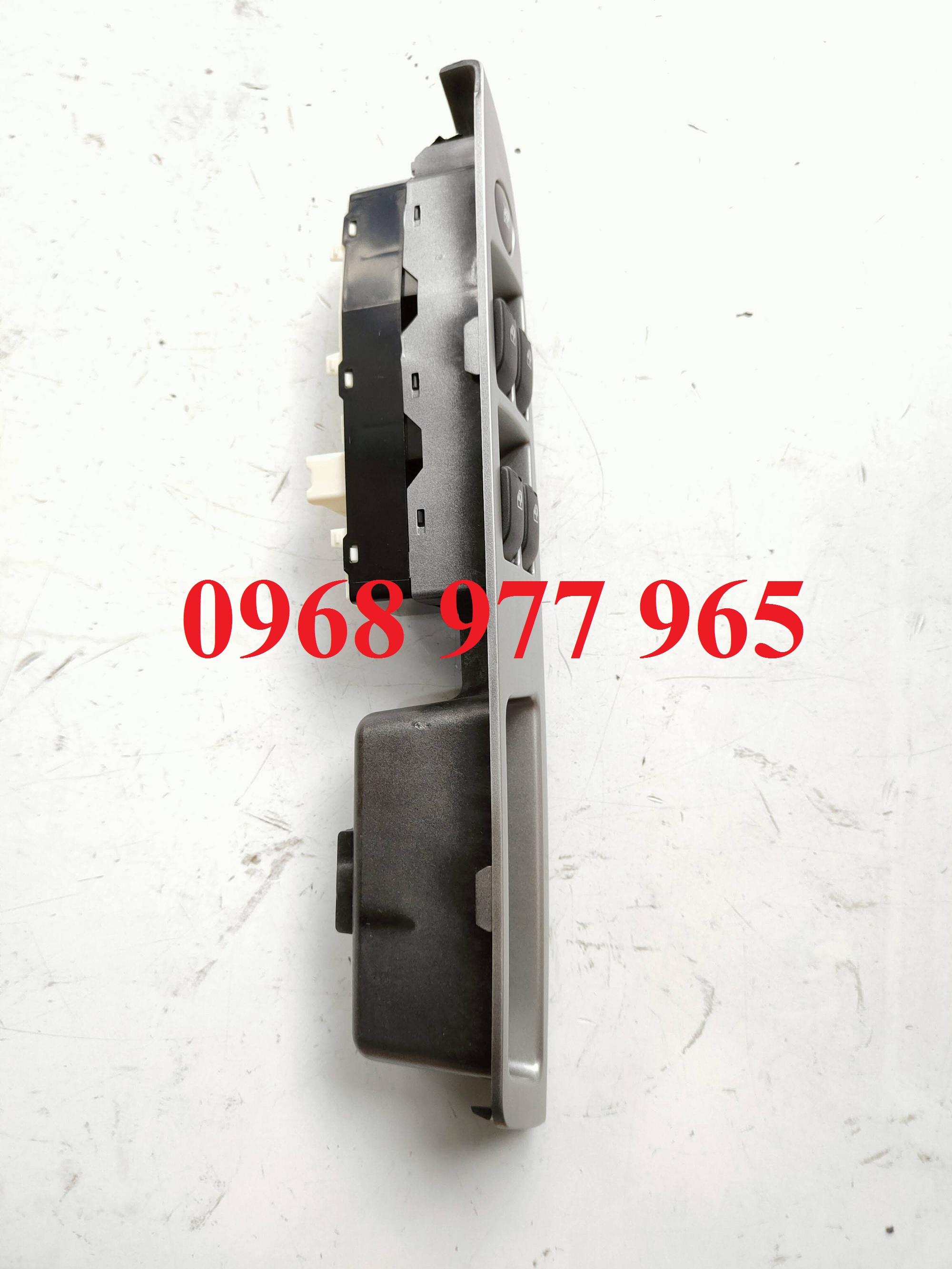 Công tắc tổng lên xuống kính Spark