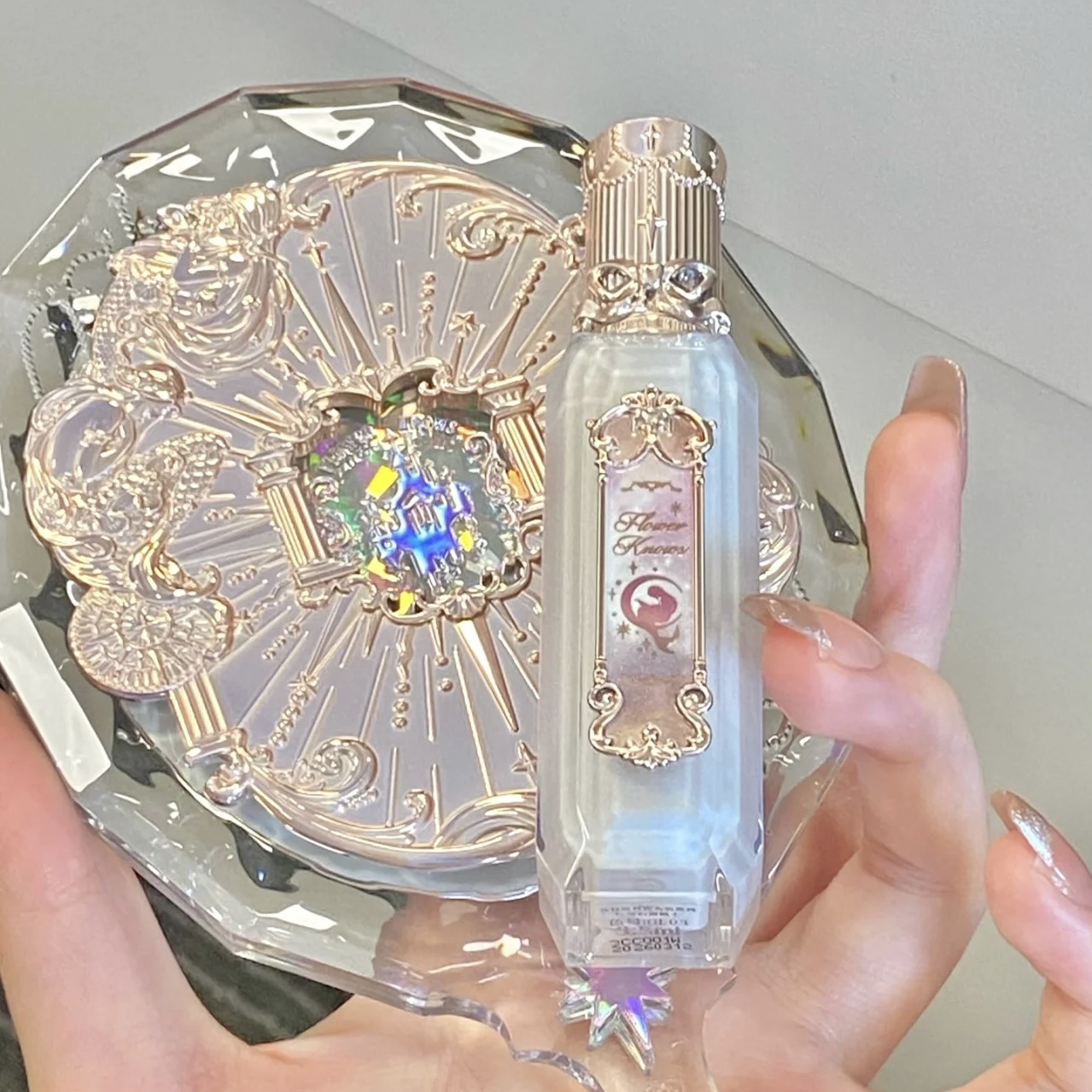 Flower%20Knows%20Moonlight%20Mermaid%20Series%20Lipgloss%20Mirror%20Surface%20Lip%20Gloss%20Moisturizing%20Non-Stick%20Flowers%20Know%20-%20Image%2010