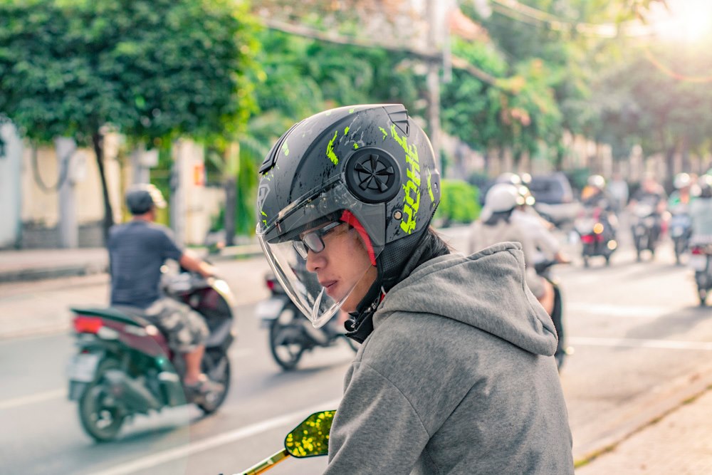 MŨ BẢO HIỂM YOHE 851 - MÀU ĐEN - VÀNG