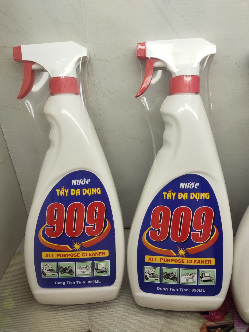 nước tẩy đa dụng 909
