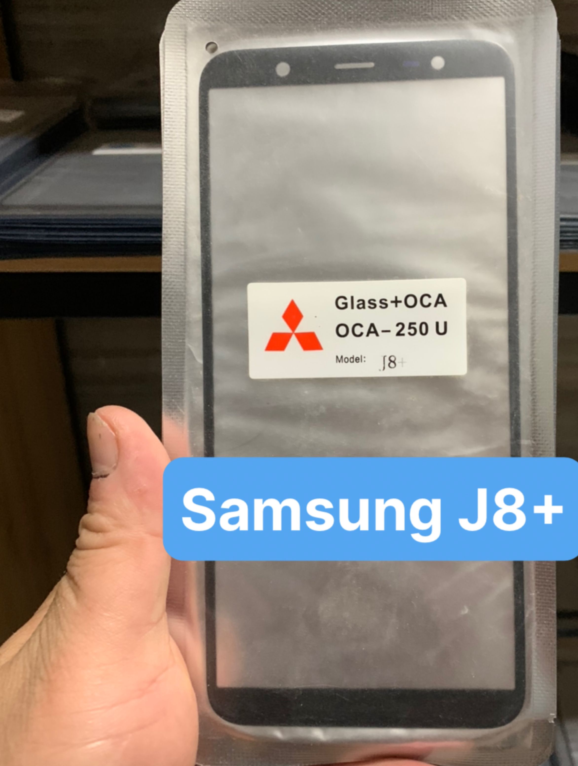 Kính ép liền keo điện thoại samsung J8+ / J810