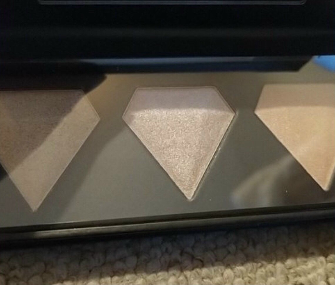 Phấn Bắt Sáng Catrice Cosmetics Highlighter Trio USA - 8.5g