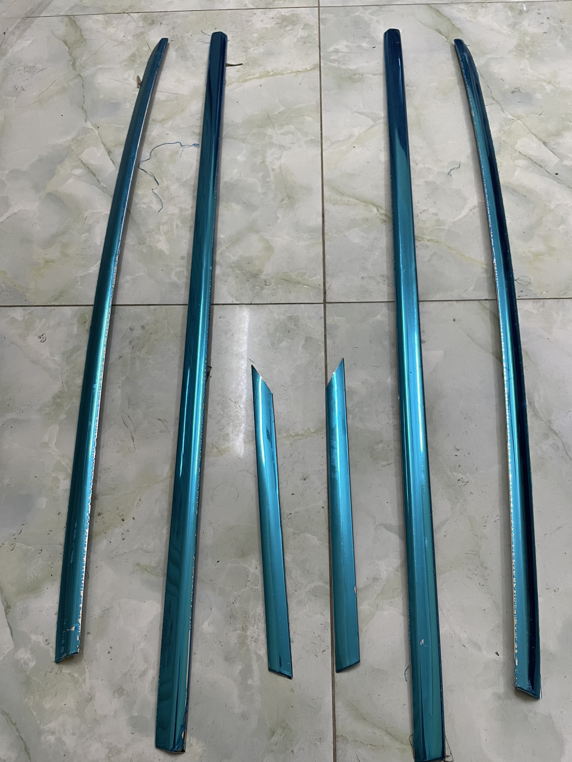 Bộ ốp nẹp viền chân kính Inox Ford Ecosport các đời xe từ 2009 đến 2021