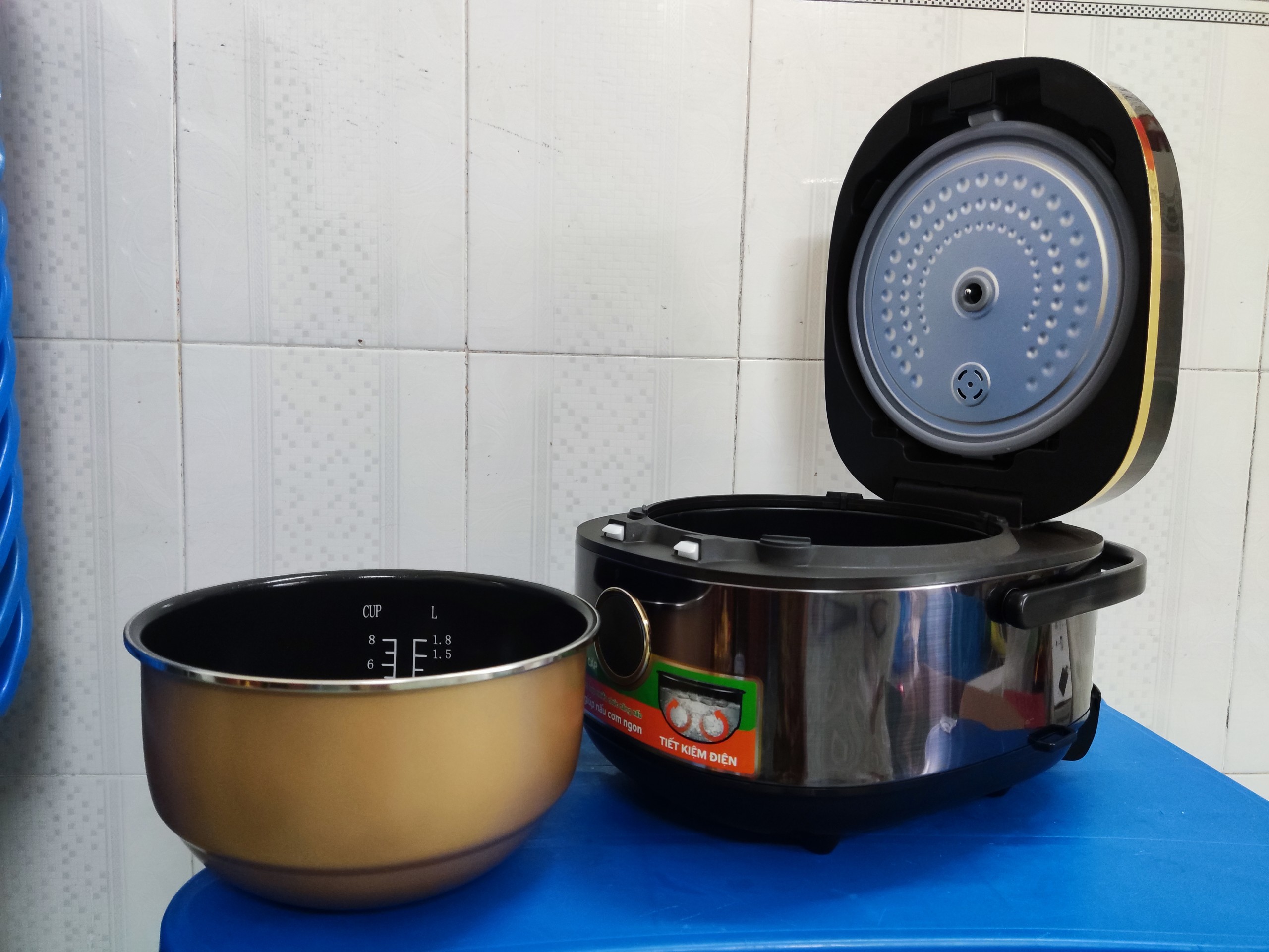 Nồi cơm điện cao tần Kangaroo KG599N