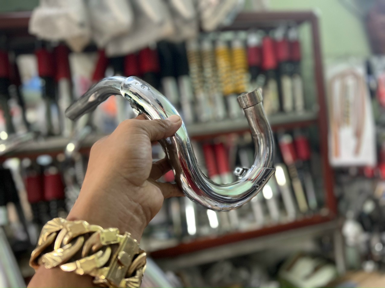 Cổ pô vắt lun vỉ, gắn cho pô của các dòng xe 67, 68, cd, cl...