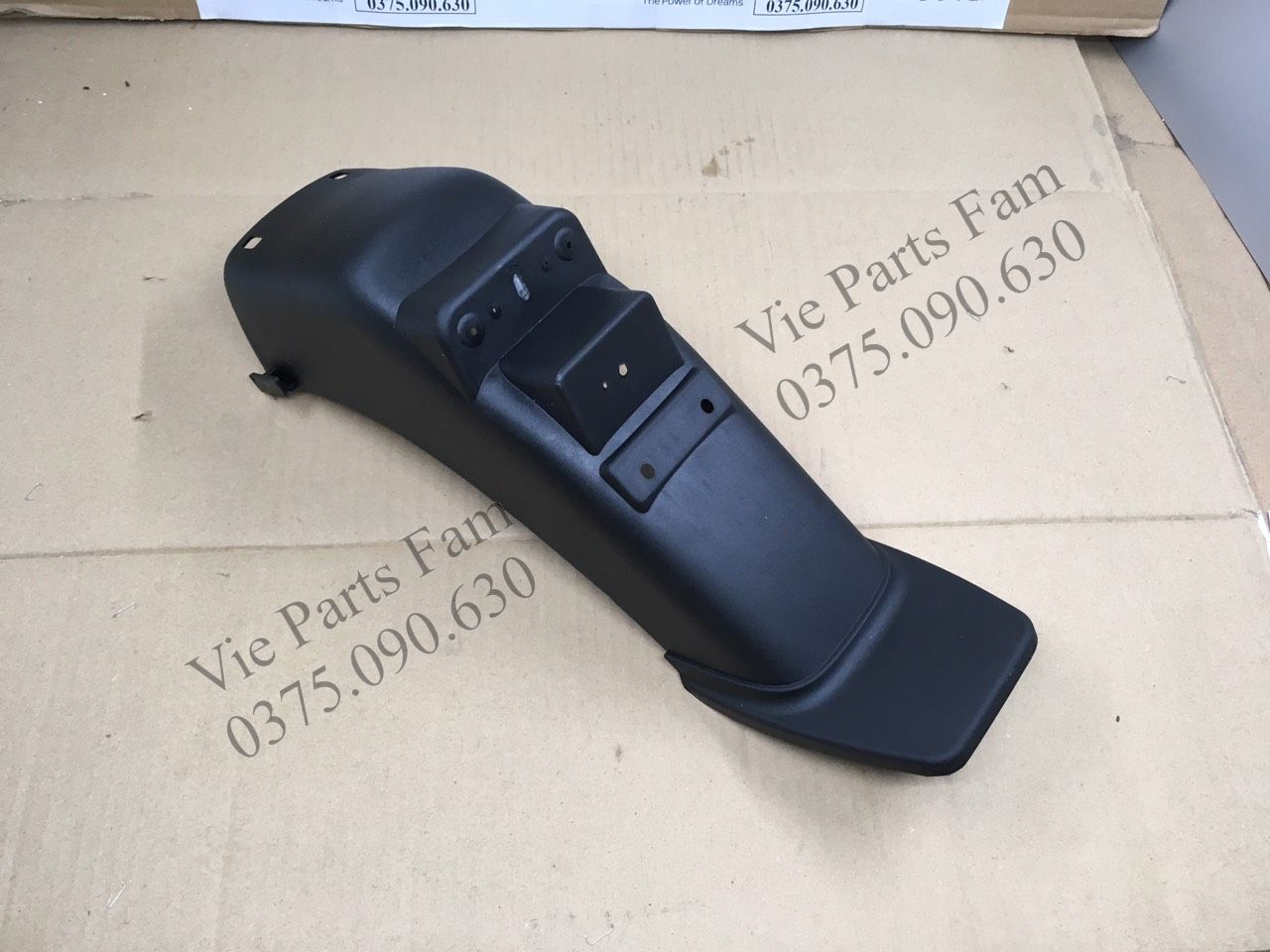 Dè sau đuôi biển số xe máy Max