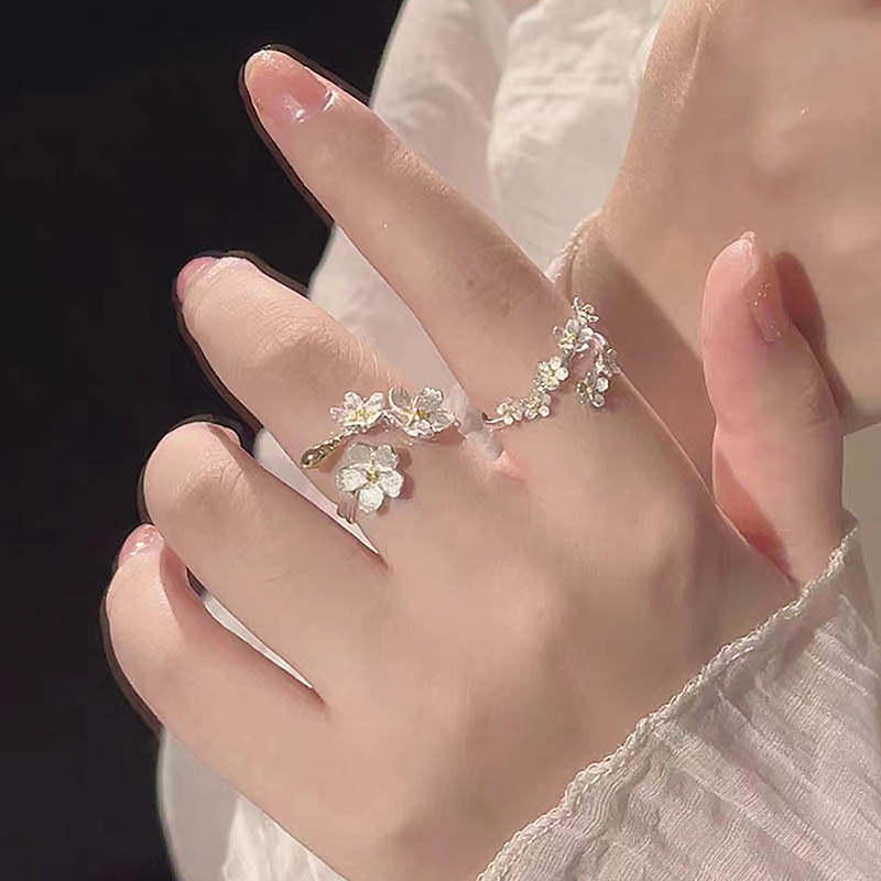 Unique%20Delicate%20Flower%20Opening%20Adjustable%20Rings%20For%20Women%20Fashion%20Minimalist%20Silver%20Color%20Finger%20Ring%20Engagement%20Jewelry%20Gift%20Junna%20-%20Image%202