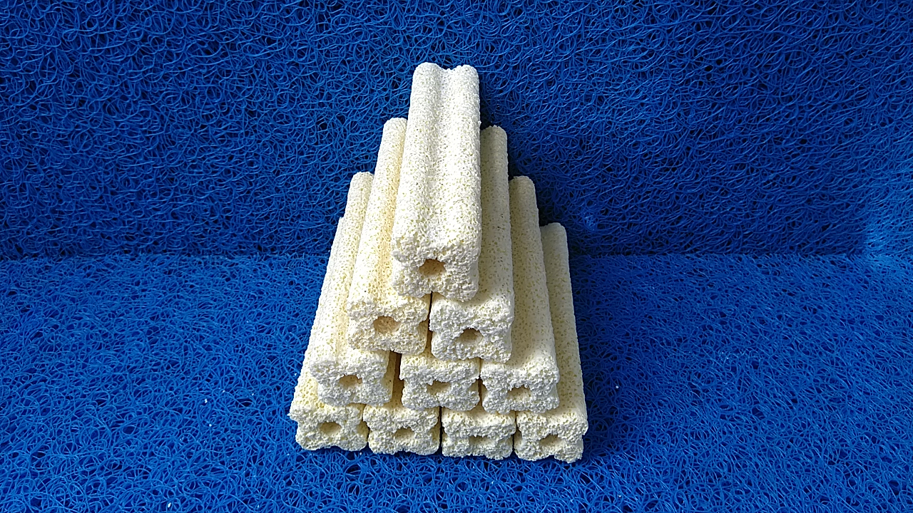 Hộp 10 thanh sứ 15x4cm chuyên dùng tạo vi sinh lọc nước cho bể cá cảnh.